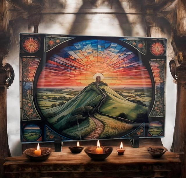 THE TOR GLASS CHOPPING BOARD